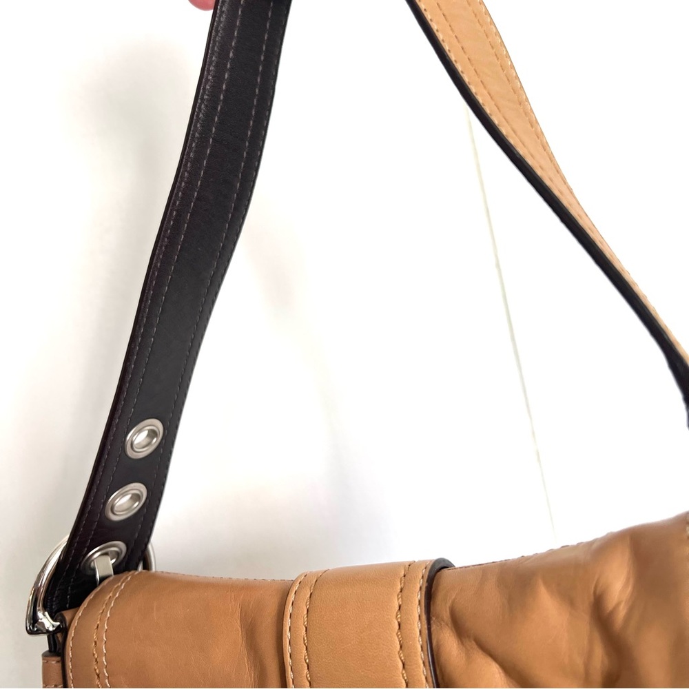 Vintage Coach Soho Buckle Flap Tan Leather Small Shoulder Hobo Bag 12300 Y2K - Picture 5 of 12